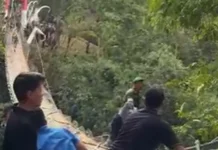 Jembatan Gantung Pongpet Ambruk Saat Dilewati Bupati Pangandaran