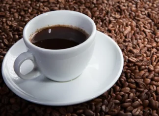 Kebiasaan Sepele Saat Minum Kopi Ternyata Bisa Memicu Migrain