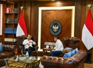 Seskab Teddy Terima Menteri KP Perkuat Pengembangan Kampung Nelayan
